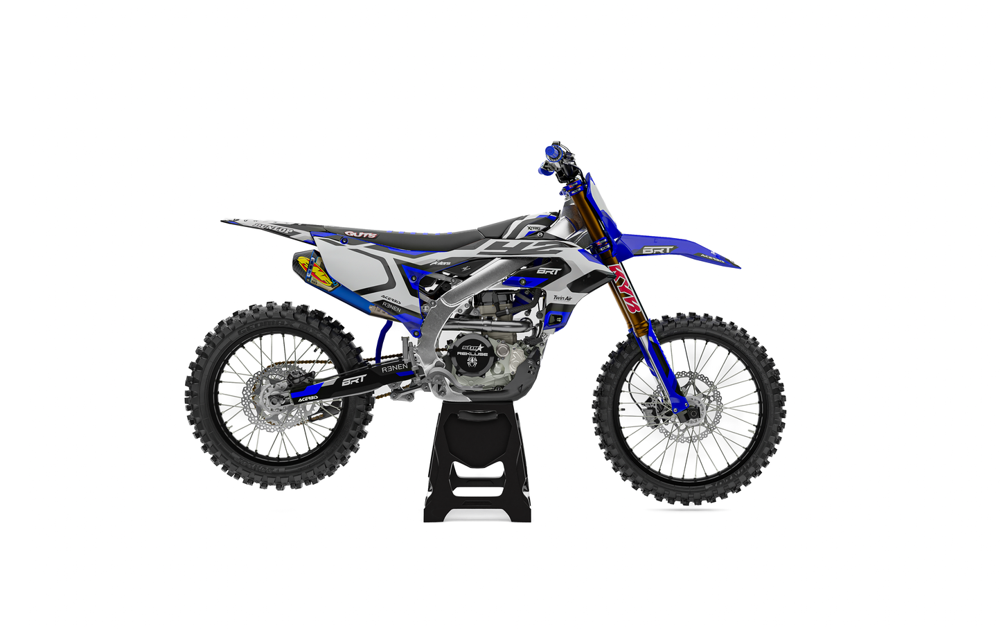 YAMAHA 1